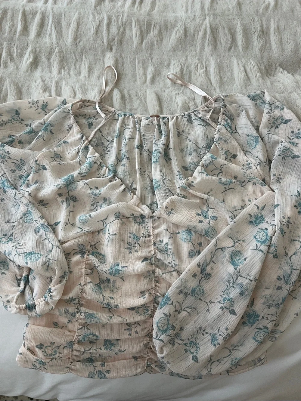 Free People Ruched Floral Blouse Size M - Picture 2 of 3